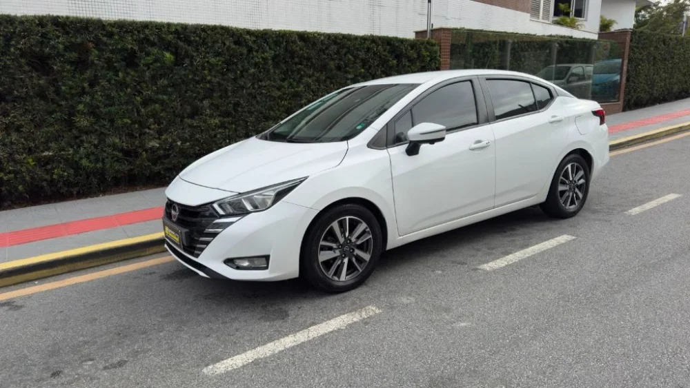 Nissan VERSA Advance 1.6 16V Flex Aut.