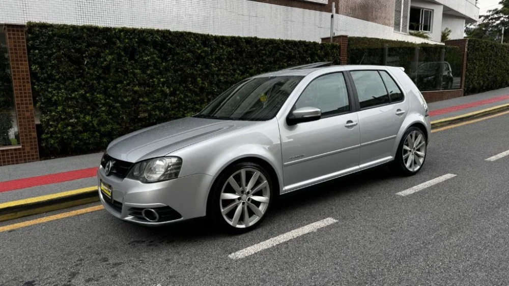 VW - VolksWagen Golf Sportline 1.6 Mi Total Flex 8V 4p